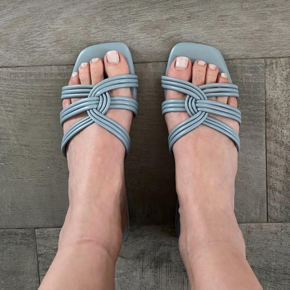 NWT. Calvin Klein Women's Silver & Gold Tianela Flat Slide Sandals Sz 7M No Box - Picture 11 of 12